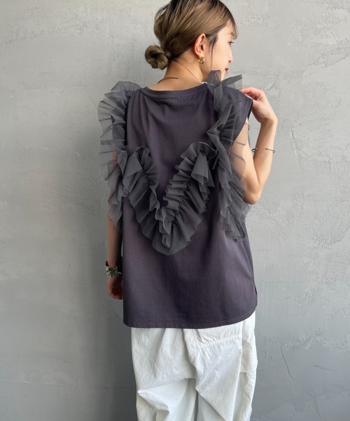nenom（ネノム）の「[nenom/ネノム] マルチWAY ビスチェ風チュールフリルドッキングノースリーブTシャツ（Tシャツ/カットソー・レディース・チャコールグレー/グレー/オフホワイト・F）」の15枚目の写真