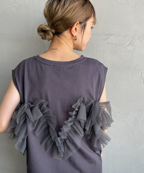 nenom（ネノム）の「[nenom/ネノム] マルチWAY ビスチェ風チュールフリルドッキングノースリーブTシャツ（Tシャツ/カットソー・レディース・チャコールグレー/グレー/オフホワイト・F）」の12枚目の写真