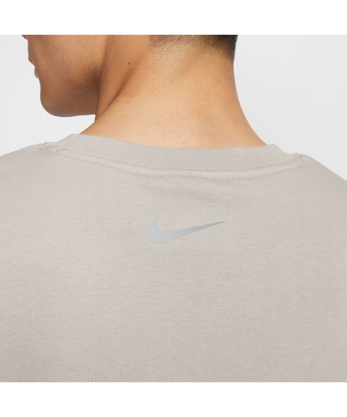 NIKE(ナイキ)の「ナイキ NIKE ナイキ DF トラック クラブ フリース クルー L/S トップ(スウェット・メンズ・グレー/ダークグレー・L/LL/3L/S/M)」の16枚目の写真
