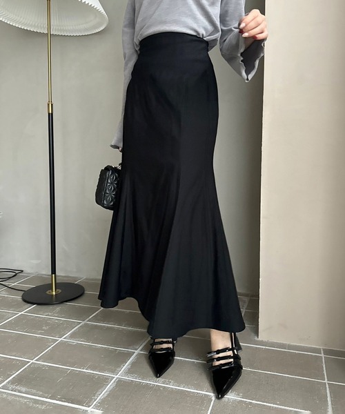 one after another NICE CLAUP(ワンアフターアナザーナイスクラップ)の「ウエストサイズ調整可/ロングマーメイドスカート(スカート・レディース・ブラック/ベージュ/その他1・SMALL/MEDIUM)」の1枚目の写真