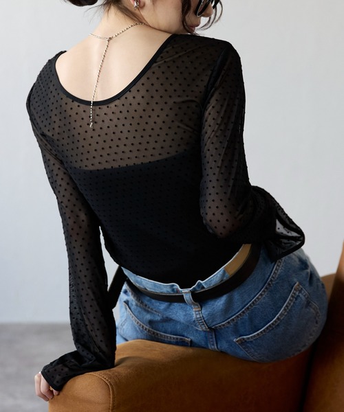 each(イーチ)の「【前後2WAY】フロッキードットパイピングシアーロンT(Tシャツ/カットソー・レディース・アイボリー/ブラック・FREE)」の9枚目の写真