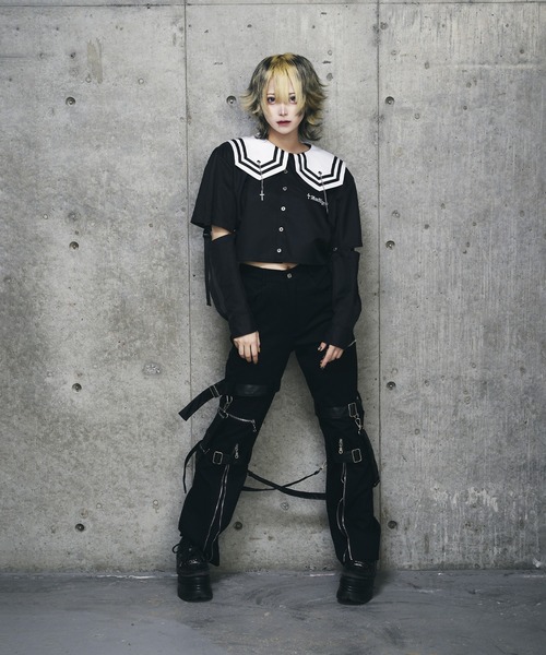 Amilige（アミリージュ）の「チェーンクロス付きセーラーショートブラウス（シャツ/ブラウス・レディース・ブラック×ブラック/ブラック×ホワイト/ストライプ・FREE）」の6枚目の写真