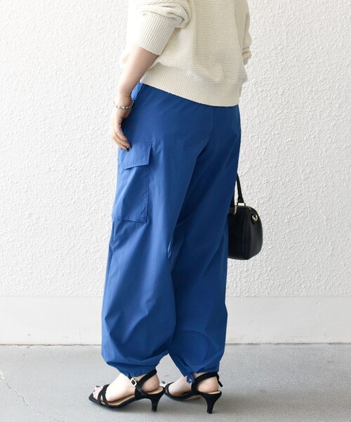 SHIPS any(シップス エニィ)の「SHIPS any:〈洗濯機可能〉タイプライター イージー カーゴ パンツ(カーゴパンツ・レディース・ブルー/オリーブ・40/38/36)」の20枚目の写真