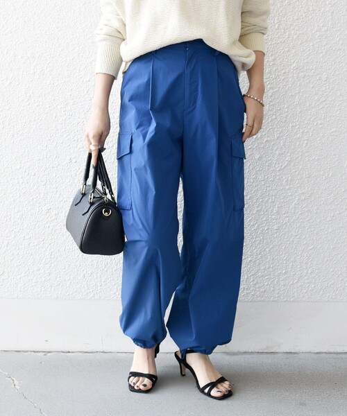 SHIPS any(シップス エニィ)の「SHIPS any:〈洗濯機可能〉タイプライター イージー カーゴ パンツ(カーゴパンツ・レディース・ブルー/オリーブ・40/38/36)」の18枚目の写真