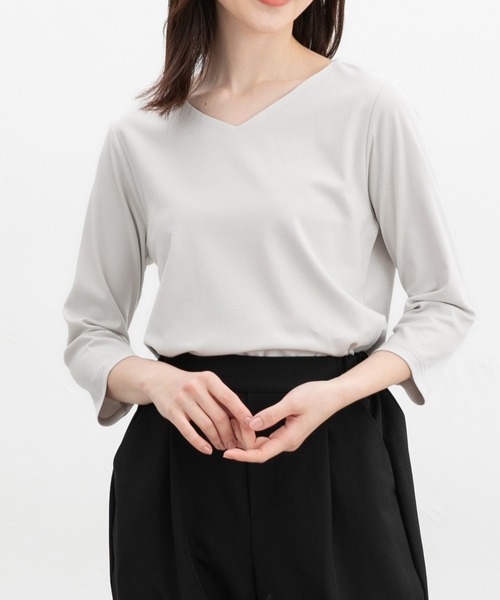 Honeys(ハニーズ)の「7分袖きれいめVネックT(Tシャツ/カットソー・レディース・ホワイト/ライトグレー/ブルー/ブラック・L/LL/M/S)」の3枚目の写真