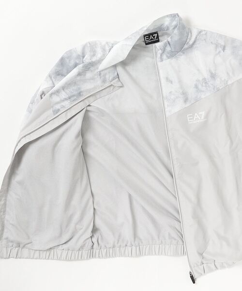 EMPORIO ARMANI EA7(エンポリオアルマーニイーエーセブン)の「<オンライン限定>【エンポリオ アルマーニ EA7】Dynamic Athlete プリント入りトラックスーツ VENTUS7テクニカルファブリック(セットアップ・メンズ・ライトグレー・LARGE/MEDIUM/X-LARGE/XX-LARGE/SMALL)」の8枚目の写真