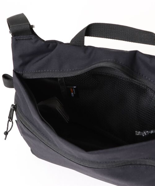 Gramicci（グラミチ）の「《GRAMICCI(グラミチ) 》CORDURA SHOULDER BAG（ショルダーバッグ・メンズ・ブラック/オリーブ・FREE）」の16枚目の写真