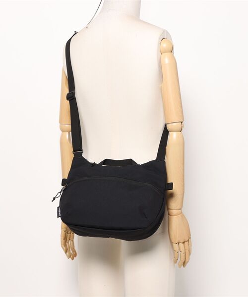 Gramicci（グラミチ）の「《GRAMICCI(グラミチ) 》CORDURA SHOULDER BAG（ショルダーバッグ・メンズ・ブラック/オリーブ・FREE）」の17枚目の写真