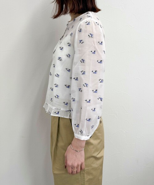fredy emue(フレディエミュ)の「フラワージャガードシアーブラウス(シャツ/ブラウス・レディース・ホワイト系その他/ブラック系その他・38)」の3枚目の写真