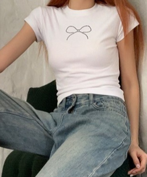 lilful(リルフル)の「ワンポイント ラインストーン リボンモチーフ シンプルコンパクトTシャツ(Tシャツ/カットソー・レディース・ホワイト/ブラック・L/M)」の3枚目の写真