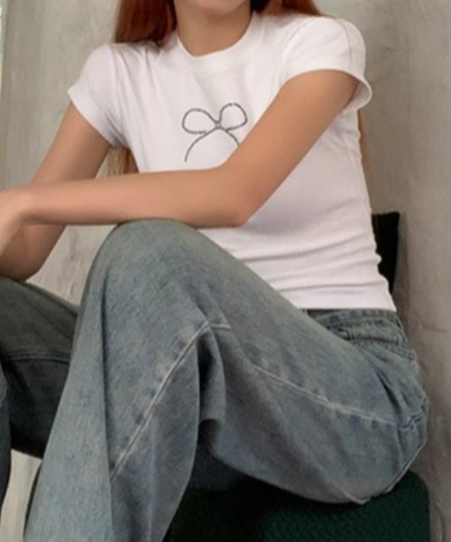 lilful(リルフル)の「ワンポイント ラインストーン リボンモチーフ シンプルコンパクトTシャツ(Tシャツ/カットソー・レディース・ホワイト/ブラック・L/M)」の6枚目の写真