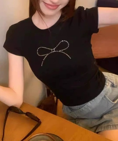 lilful(リルフル)の「ワンポイント ラインストーン リボンモチーフ シンプルコンパクトTシャツ(Tシャツ/カットソー・レディース・ホワイト/ブラック・L/M)」の18枚目の写真