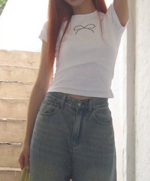 lilful(リルフル)の「ワンポイント ラインストーン リボンモチーフ シンプルコンパクトTシャツ(Tシャツ/カットソー・レディース・ホワイト/ブラック・L/M)」の9枚目の写真