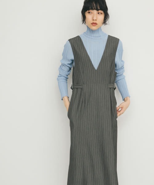 KBF（ケイビーエフ）の「『2サイズ展開』ピンストライプジャンパースカート（ワンピース・レディース・ダークブラウン/グレー・36/38）」の3枚目の写真