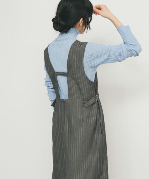 KBF（ケイビーエフ）の「『2サイズ展開』ピンストライプジャンパースカート（ワンピース・レディース・ダークブラウン/グレー・36/38）」の4枚目の写真