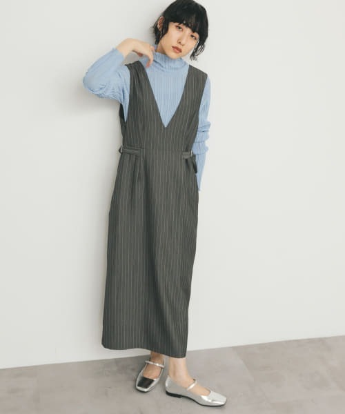 KBF（ケイビーエフ）の「『2サイズ展開』ピンストライプジャンパースカート（ワンピース・レディース・ダークブラウン/グレー・36/38）」の5枚目の写真