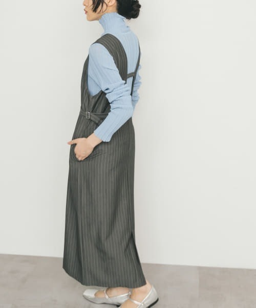 KBF（ケイビーエフ）の「『2サイズ展開』ピンストライプジャンパースカート（ワンピース・レディース・ダークブラウン/グレー・36/38）」の6枚目の写真