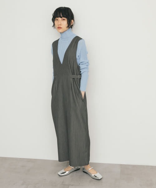 KBF（ケイビーエフ）の「『2サイズ展開』ピンストライプジャンパースカート（ワンピース・レディース・ダークブラウン/グレー・36/38）」の7枚目の写真