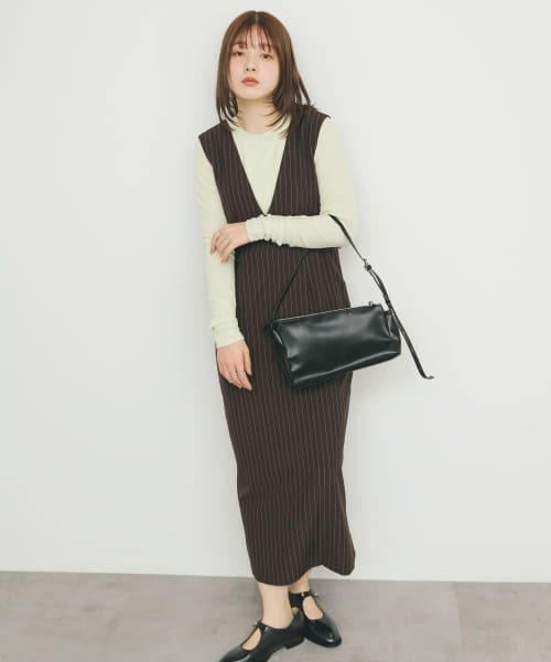 KBF（ケイビーエフ）の「『2サイズ展開』ピンストライプジャンパースカート（ワンピース・レディース・ダークブラウン/グレー・36/38）」の14枚目の写真