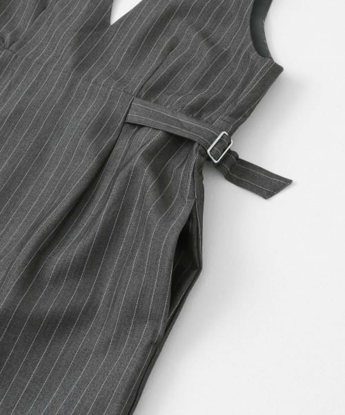 KBF（ケイビーエフ）の「『2サイズ展開』ピンストライプジャンパースカート（ワンピース・レディース・ダークブラウン/グレー・36/38）」の18枚目の写真