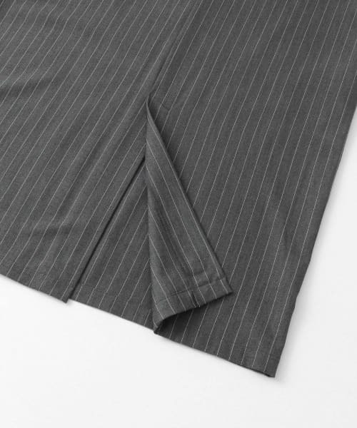 KBF（ケイビーエフ）の「『2サイズ展開』ピンストライプジャンパースカート（ワンピース・レディース・ダークブラウン/グレー・36/38）」の20枚目の写真