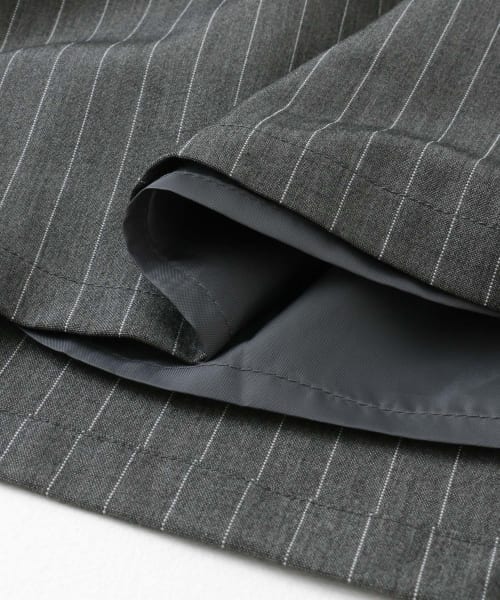 KBF（ケイビーエフ）の「『2サイズ展開』ピンストライプジャンパースカート（ワンピース・レディース・ダークブラウン/グレー・36/38）」の22枚目の写真