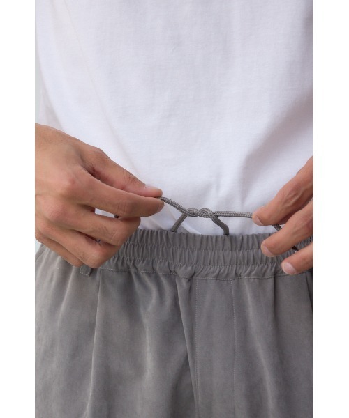 AZUL by moussy（アズールバイマウジー）の「接触冷感フェイクスウェードセットアップ（セットアップ・メンズ・ブラック/カーキ/グレー・MEDIUM/LARGE）」の22枚目の写真