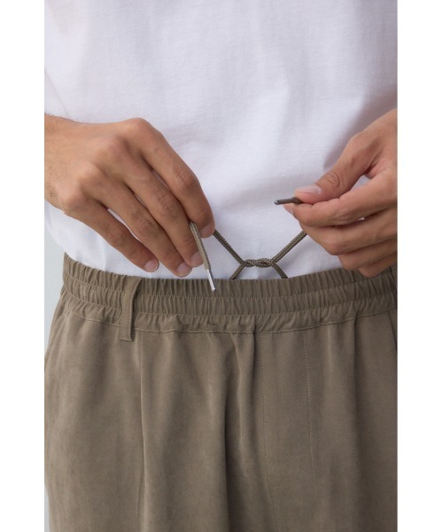 AZUL by moussy（アズールバイマウジー）の「接触冷感フェイクスウェードセットアップ（セットアップ・メンズ・ブラック/カーキ/グレー・MEDIUM/LARGE）」の5枚目の写真