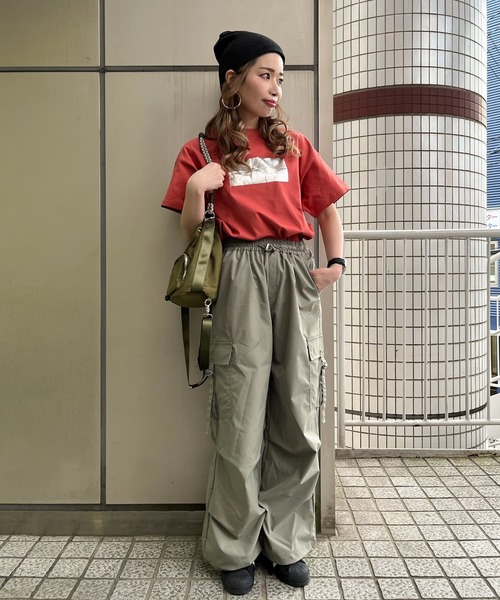 ELENCARE DUE（エレンカーレデュエ）の「・ELENCARE DUE 箔プリントTEE（Tシャツ/カットソー・レディース・ブラック/オフホワイト/レッド/杢グレー・FREE）」の8枚目の写真