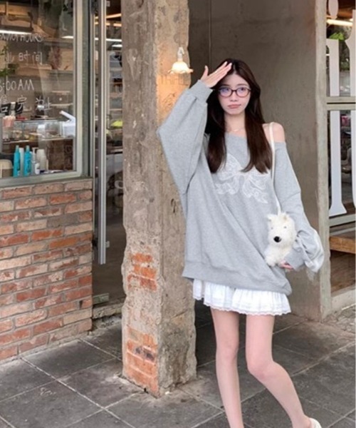 kirakiraShop(キラキラショップ)の「ワンショルダー リボンレース スウェット プルオーバー(スウェット・レディース・グレー・FREE)」の10枚目の写真