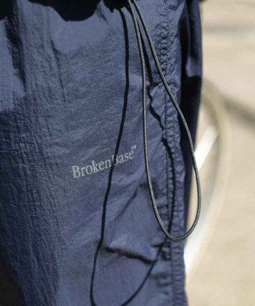 BROKEN BASE（ブロークンベース）の「アンクルバンドナイロンパンツ（その他パンツ・メンズ・ネイビー/ブラック・LARGE/MEDIUM）」の20枚目の写真