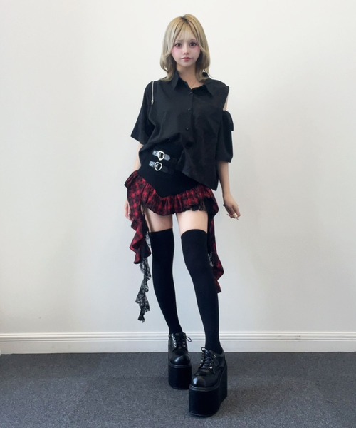 Diable baiser(ディアブルベーゼ)の「インパクト柄配色肩ジップ開き半袖シャツトップス(シャツ/ブラウス・レディース・ネイビー/パープル/ブラック・FREE)」の8枚目の写真