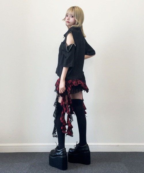 Diable baiser(ディアブルベーゼ)の「インパクト柄配色肩ジップ開き半袖シャツトップス(シャツ/ブラウス・レディース・ネイビー/パープル/ブラック・FREE)」の9枚目の写真