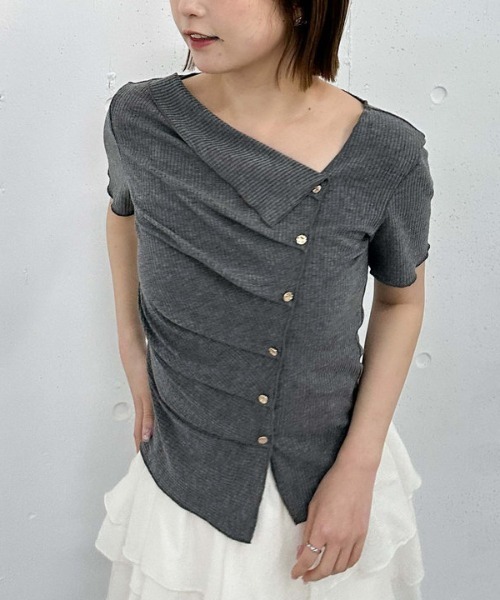 archives(アルシーヴ)の「アシメタックボタンカットTOPS 5S(Tシャツ/カットソー・レディース・モカ/イエロー/ブラック/チャコールグレー・MEDIUM)」の5枚目の写真