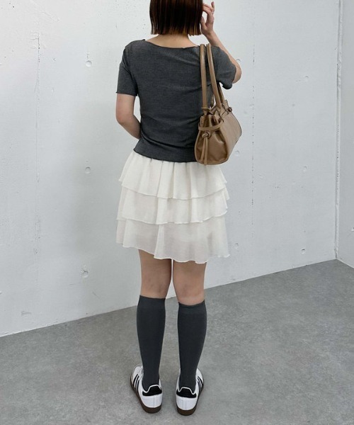 archives(アルシーヴ)の「アシメタックボタンカットTOPS 5S(Tシャツ/カットソー・レディース・モカ/イエロー/ブラック/チャコールグレー・MEDIUM)」の11枚目の写真