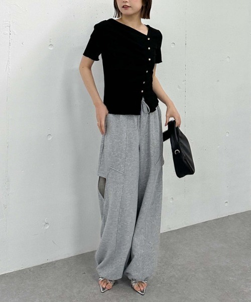 archives(アルシーヴ)の「アシメタックボタンカットTOPS 5S(Tシャツ/カットソー・レディース・モカ/イエロー/ブラック/チャコールグレー・MEDIUM)」の15枚目の写真