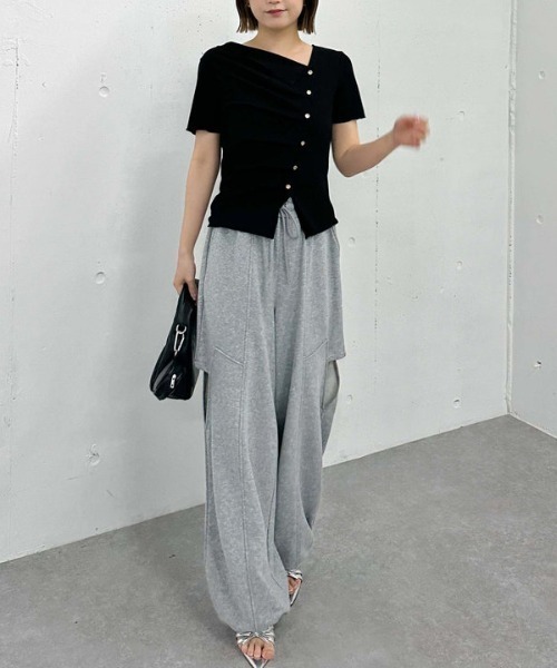 archives(アルシーヴ)の「アシメタックボタンカットTOPS 5S(Tシャツ/カットソー・レディース・モカ/イエロー/ブラック/チャコールグレー・MEDIUM)」の16枚目の写真