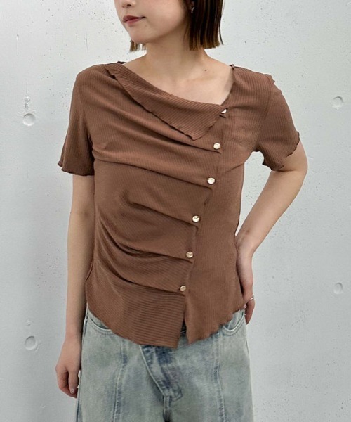 archives(アルシーヴ)の「アシメタックボタンカットTOPS 5S(Tシャツ/カットソー・レディース・モカ/イエロー/ブラック/チャコールグレー・MEDIUM)」の18枚目の写真