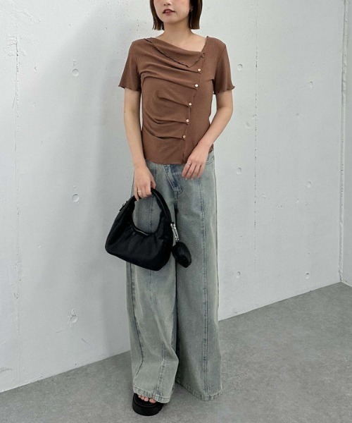 archives(アルシーヴ)の「アシメタックボタンカットTOPS 5S(Tシャツ/カットソー・レディース・モカ/イエロー/ブラック/チャコールグレー・MEDIUM)」の20枚目の写真