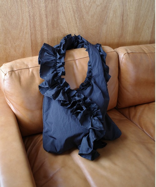 mysty woman（ミスティウーマン）の「SMIRNASLI(サミールナスリ) フリルショルダーBAG　499923（ショルダーバッグ・レディース・ブラック/ブラウン・FREE）」の2枚目の写真