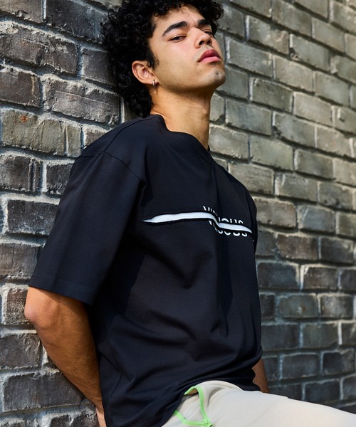 VIRTUOUS(バーチャス)の「【VIRTUOUS/バーチャス】フロントカットオフロゴ半袖Tシャツ(Tシャツ/カットソー・メンズ・ホワイト/ブラック・X-LARGE/LARGE/MEDIUM)」の6枚目の写真