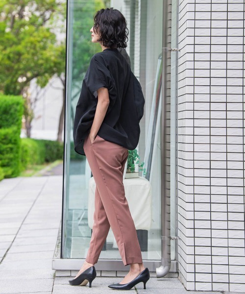 la.f…（ラエフ）の「【biyori】テーパードイージーパンツ≪洗濯機で洗える≫（スラックス・レディース・ブラウン/ブラック・9号/7号/11号）」の3枚目の写真