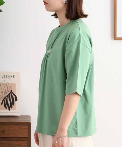 Anna Nicola(アンナニコラ)の「Anna Nicola ギャザーロゴ刺繍半袖カットソー(Tシャツ/カットソー・レディース・グリーン/ブラック/オフホワイト・38)」の4枚目の写真