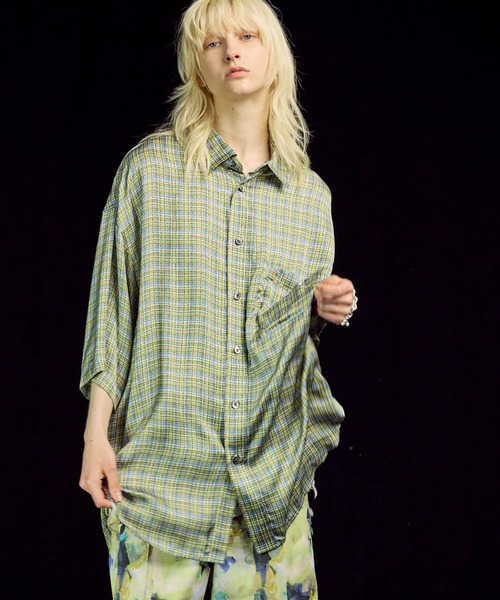 MAISON SPECIAL（メゾンスペシャル）の「《UNISEX》【Italian Dead Stock Fabric】Prime-Over Regular Collar Short Sleeve Shirt Coat/プライムオーバーレギュラーカラーショートスリーブシャツコート【MAISON SPECIAL/メゾンスペシャル】（シャツ/ブラウス・メンズ・その他8/その他1/その他2/その他3/その他5/その他6/その他4/その他7/その他9・1/2）」の4枚目の写真