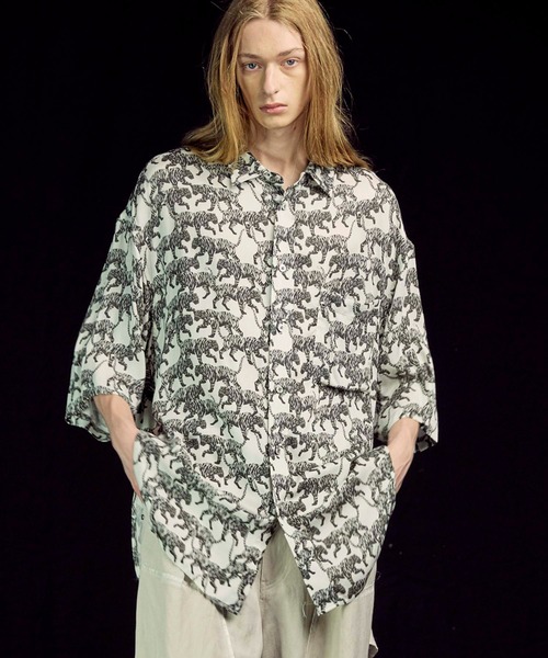 MAISON SPECIAL（メゾンスペシャル）の「《UNISEX》【Italian Dead Stock Fabric】Prime-Over Regular Collar Short Sleeve Shirt Coat/プライムオーバーレギュラーカラーショートスリーブシャツコート【MAISON SPECIAL/メゾンスペシャル】（シャツ/ブラウス・メンズ・その他8/その他1/その他2/その他3/その他5/その他6/その他4/その他7/その他9・1/2）」の5枚目の写真