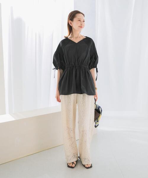 URBAN RESEARCH ROSSO WOMEN(アーバンリサーチ ロッソ)の「ピンタックウエストマークブラウス(シャツ/ブラウス・レディース・ブラック/ホワイト・FREE)」の21枚目の写真