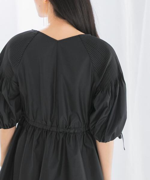 URBAN RESEARCH ROSSO WOMEN(アーバンリサーチ ロッソ)の「ピンタックウエストマークブラウス(シャツ/ブラウス・レディース・ブラック/ホワイト・FREE)」の13枚目の写真