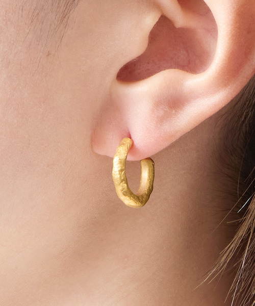 GILD ギルド / Small atypical hoop pierced earring シルバー
