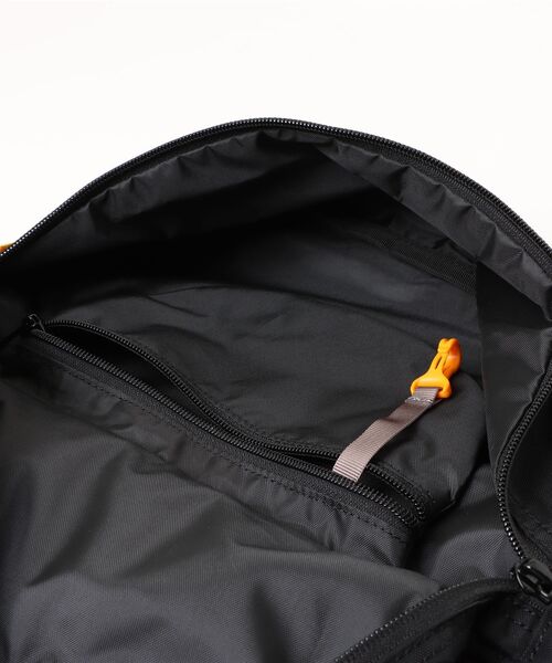 KELTY(ケルティ)の「レトロな雰囲気が魅力【KELTY】80's MINI FANNY(ボディバッグ/ウエストポーチ・レディース・モカ/ダークグレー/ブラック・ONE SIZE)」の5枚目の写真