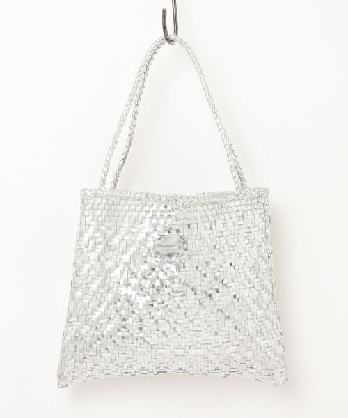 MAISON mou（メゾンムー）の「【Swaraj/スワラージ】手編みメッシュレザー・スクエアシェイプ BAG（トートバッグ・レディース・ホワイト/シルバー/ブラック・FREE）」の3枚目の写真